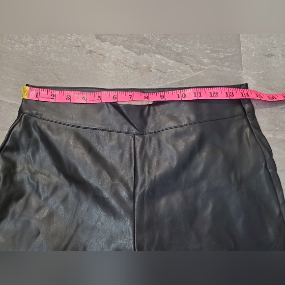 Meshki Shayla Skinny Faux Leather High-Rise Split Pant in Black Women's L. 29". - Picture 5 of 15